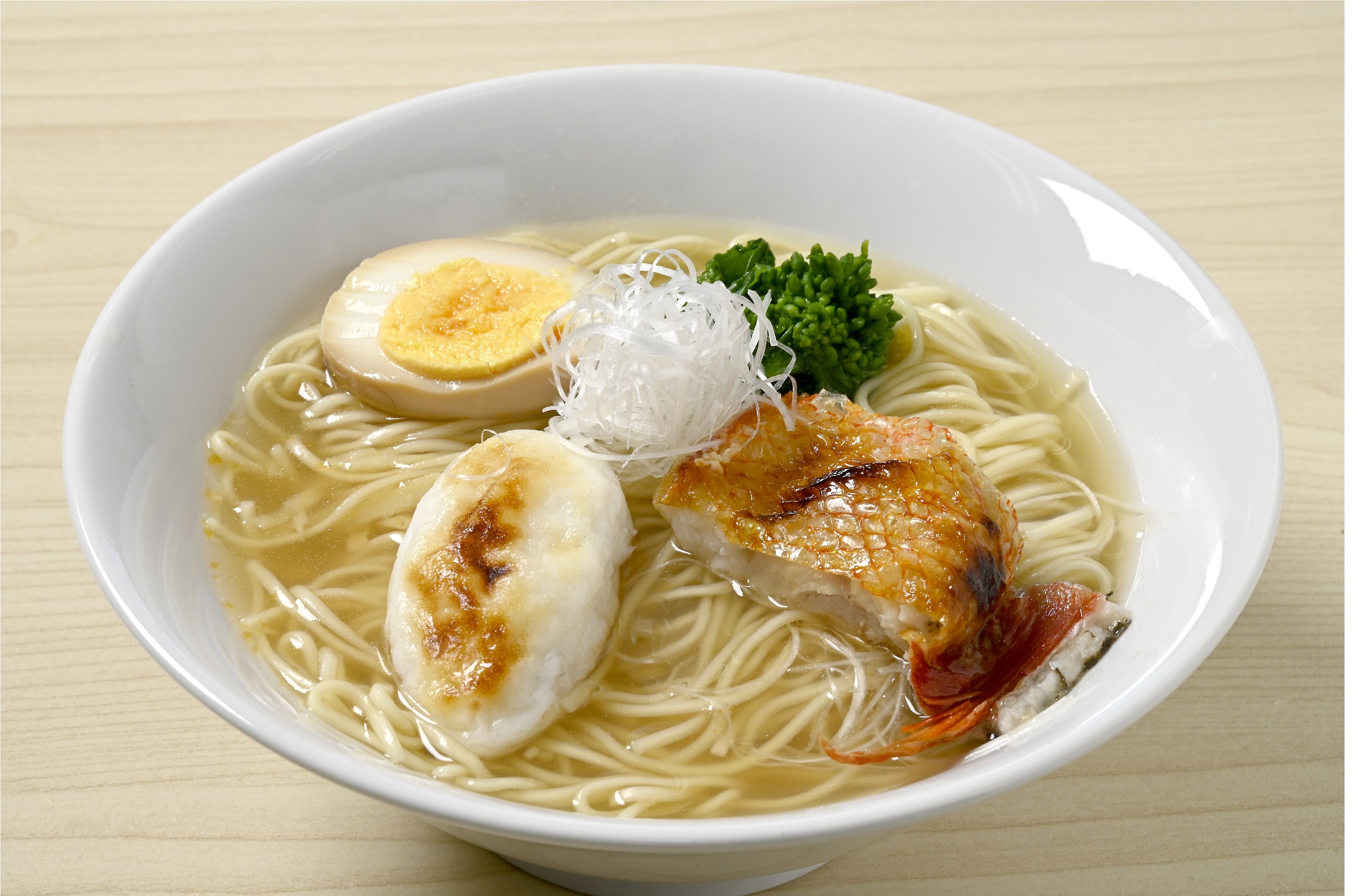 地雷也監修　三陸吉次だしの塩ラーメン