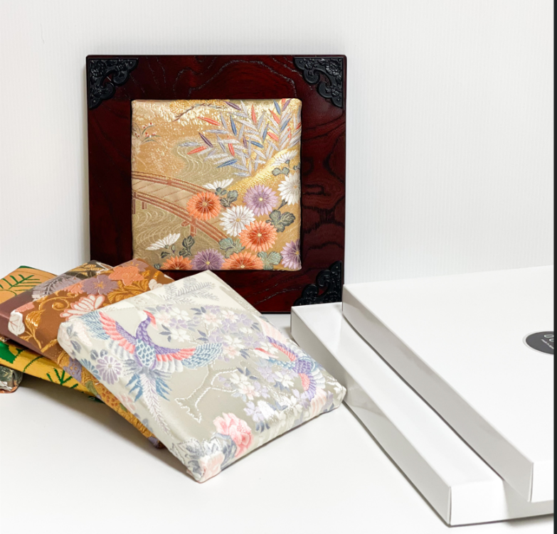DATE FRAME（伊達フレーム）～時を飾る～ Changeable Kimono Panel Frame from the City of Samurai Elegance.